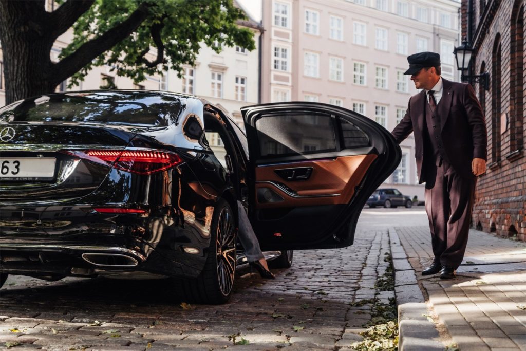 Luxury car Service
